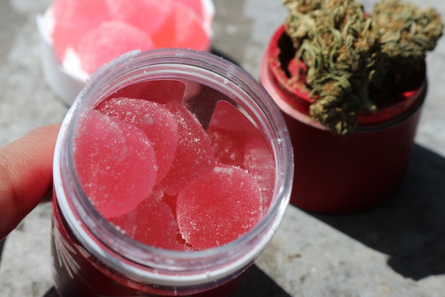 5 Tips for First-Time Cannabis Consumers: Gummies vs. Flower